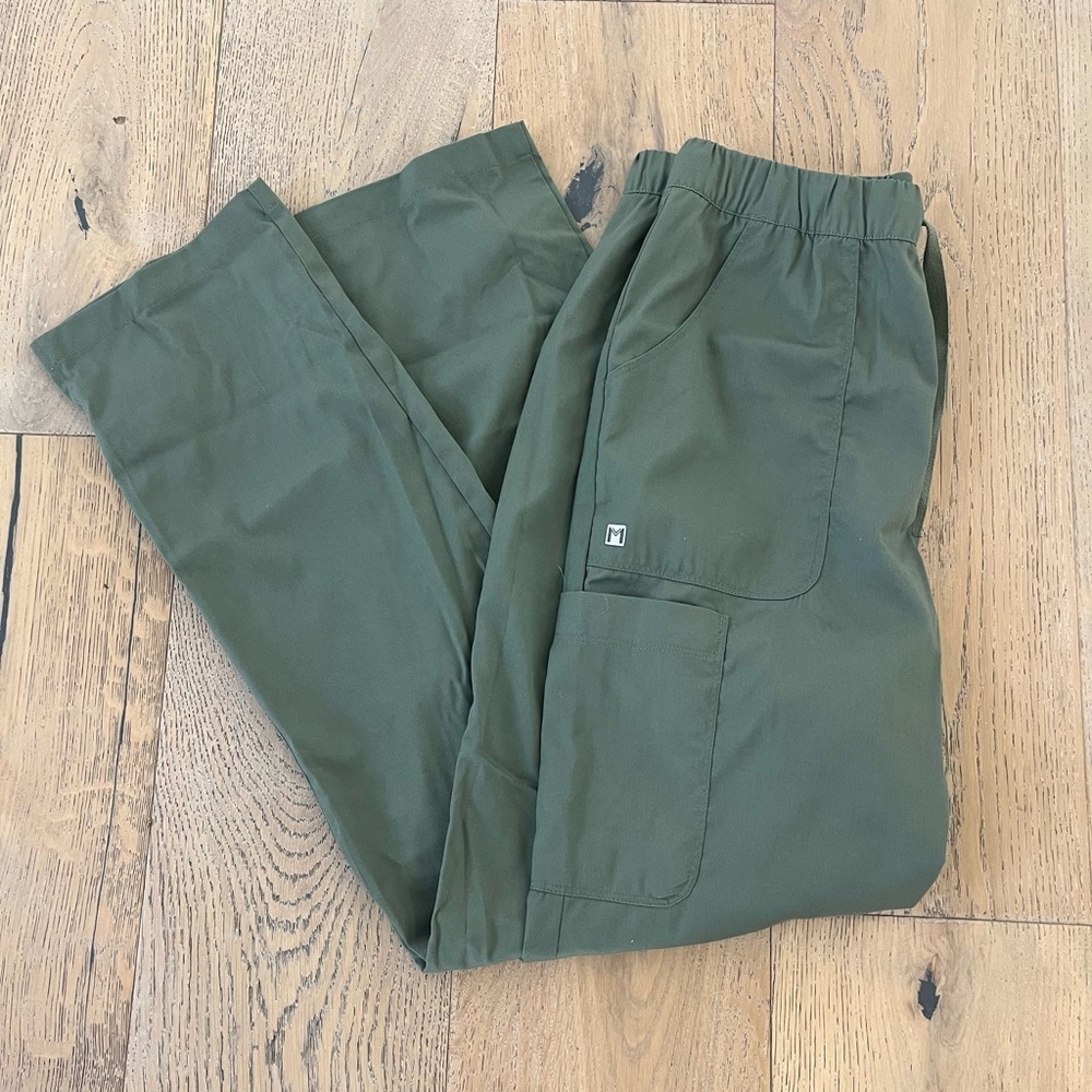 Matrix by Maevn Women's Solid Scrub Pants - Size Small Green Olive Straight Leg